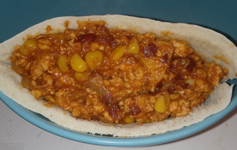 Буррито в пите с курицей.