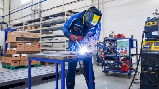    Самые высокие зарплаты в России: аналитики выяснили, кому сегодня платят больше всего Ирина Петрова