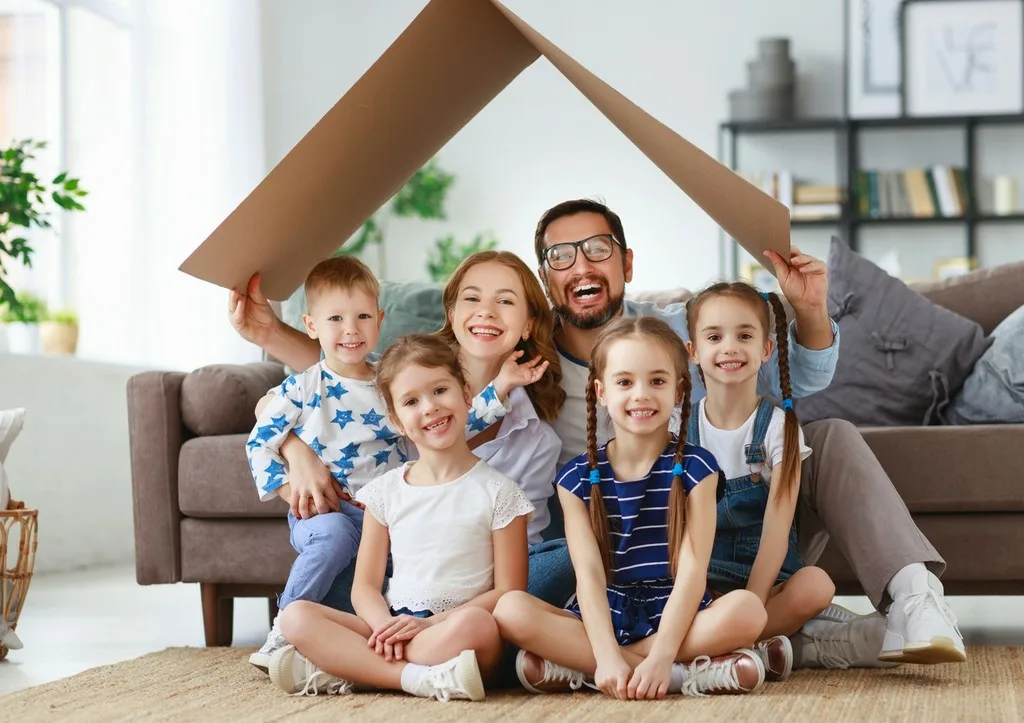 С домиком теперь будет сложнее, если он не из картона.  