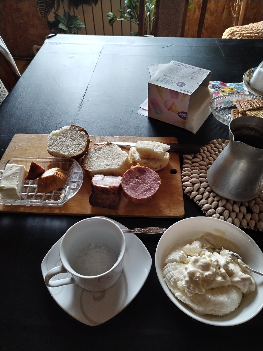 Мой завтрак. Я люблю домашний творог и кофе