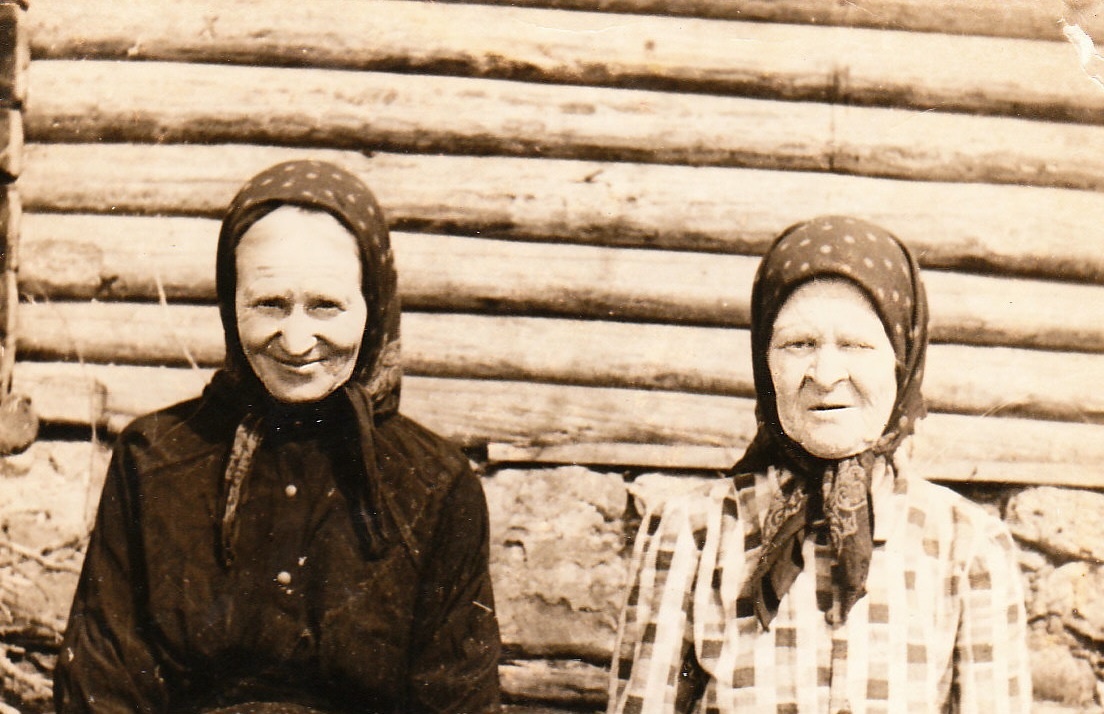 Анастасия Никоновна, и Анна Никоновна. Мама Людки и её старшая сестра. Фото лет через 10-15 после описанного события.