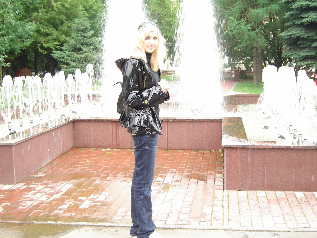 Фонтан ул. Маршала Бирюзова Октябрьское поле 2010 г.