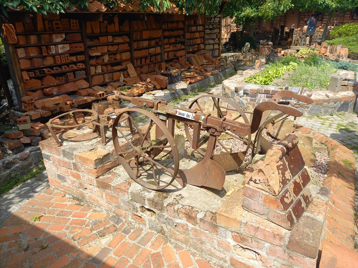 Копаный немецкий плуг