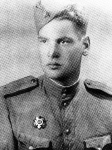 Лейтенант Н.А. Семихатов