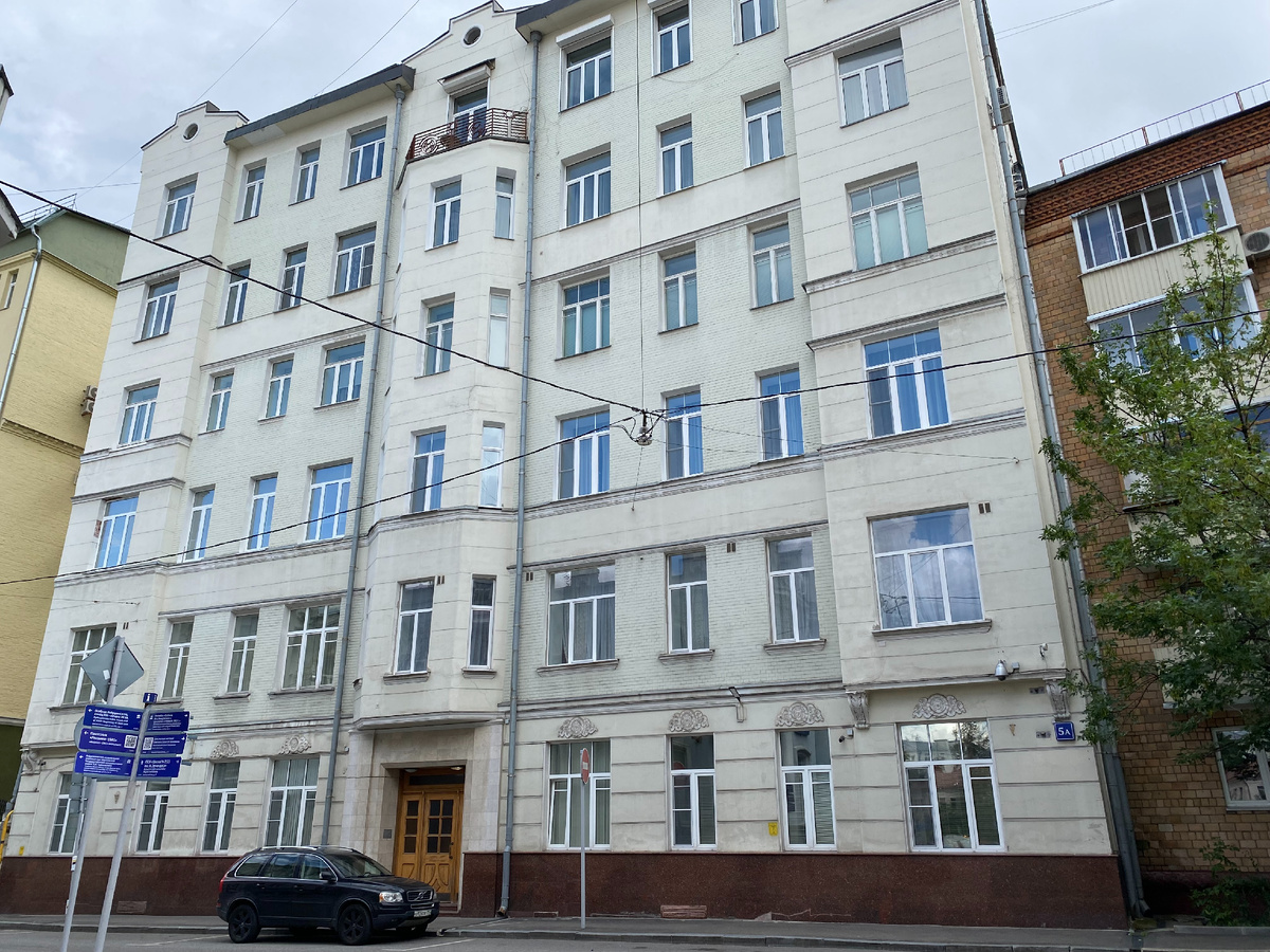 Коммуналка, в которой жил Александр Ширвиндт, находилась на втором этаже дома №5А в Скатертном переулке 