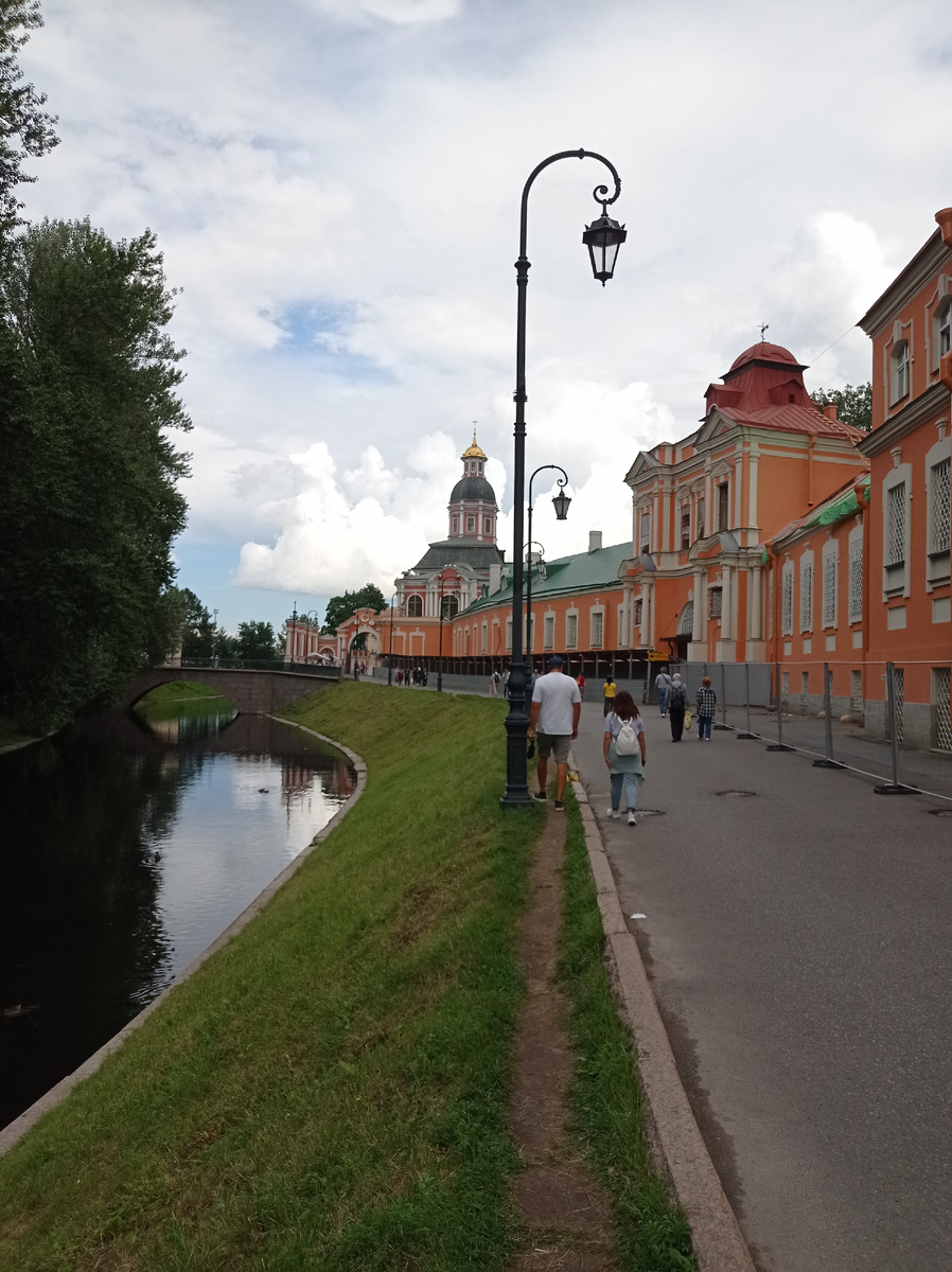 На пути в лавру. Фото автора. 