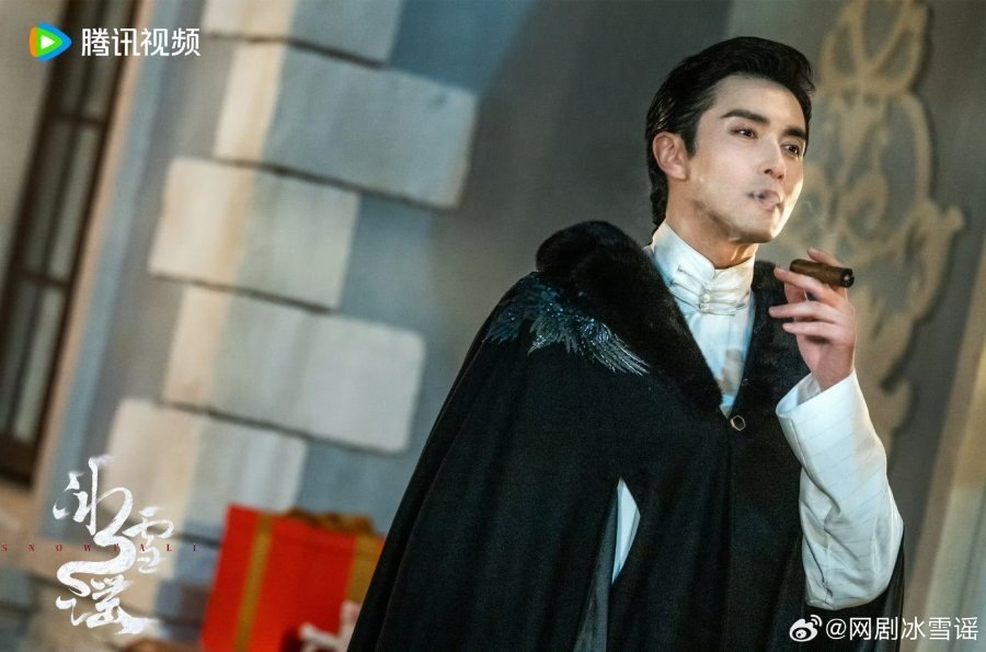 Гао Вэй Гуань очень красив и элегантен во всех вампирских образах.