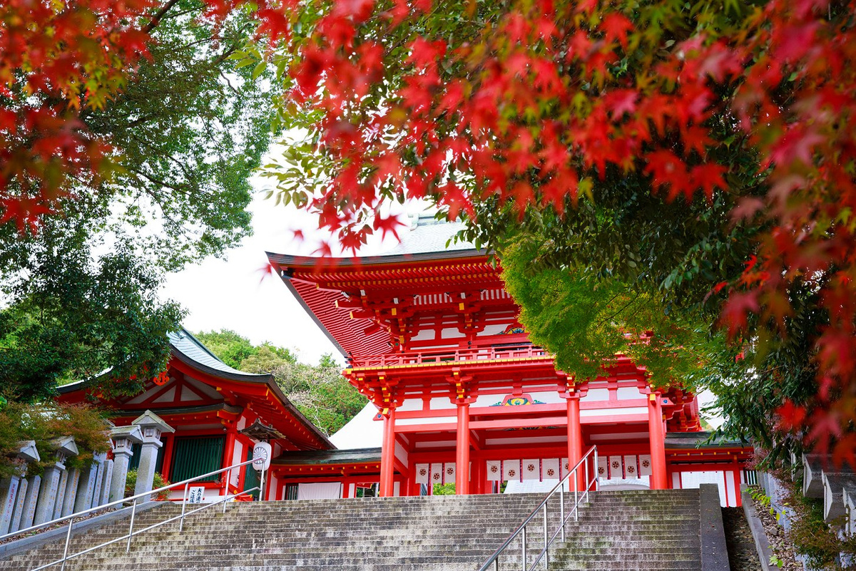 Храм Оми-Джингу