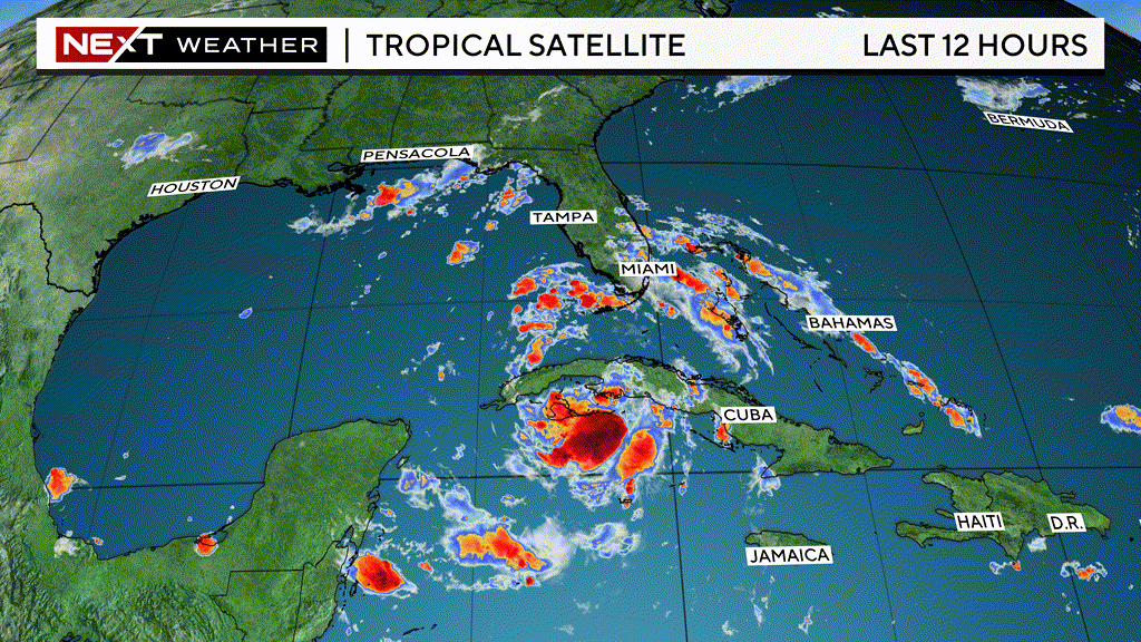 Возмущение развивается в районе Малых Антильских островов и направляется к Антигуа и Барбуде, Ангилье, Пуэрто-Рико и Доминиканской Республике 