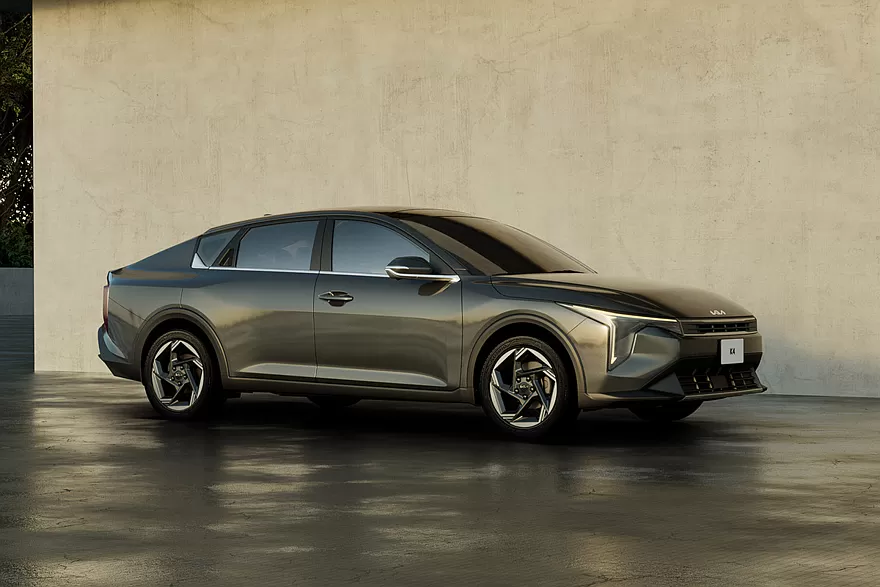 Стандартный седан Kia K4 