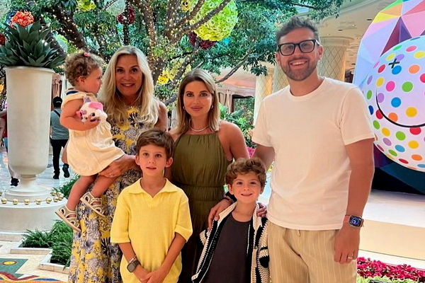 Пётр Максаков и Галина Юдашкина празднуют День Рождения дочки - ФОТО 2024 год