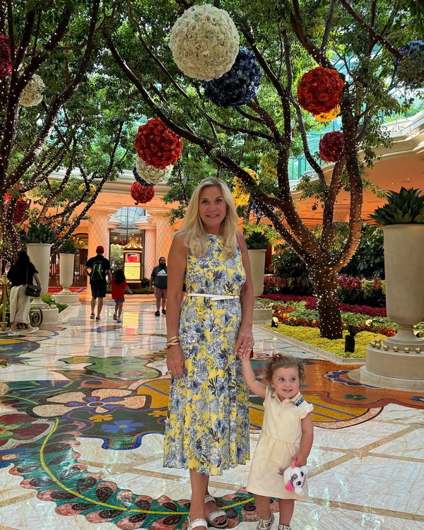 Пётр Максаков и Галина Юдашкина празднуют День Рождения дочки - ФОТО 2024 год