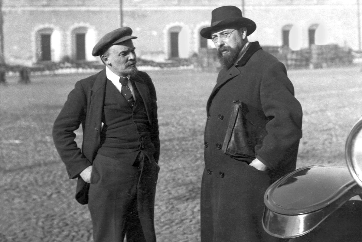 В. Ленин и В. Бонч-Бруевич, 1922 год. фото из ria.ru