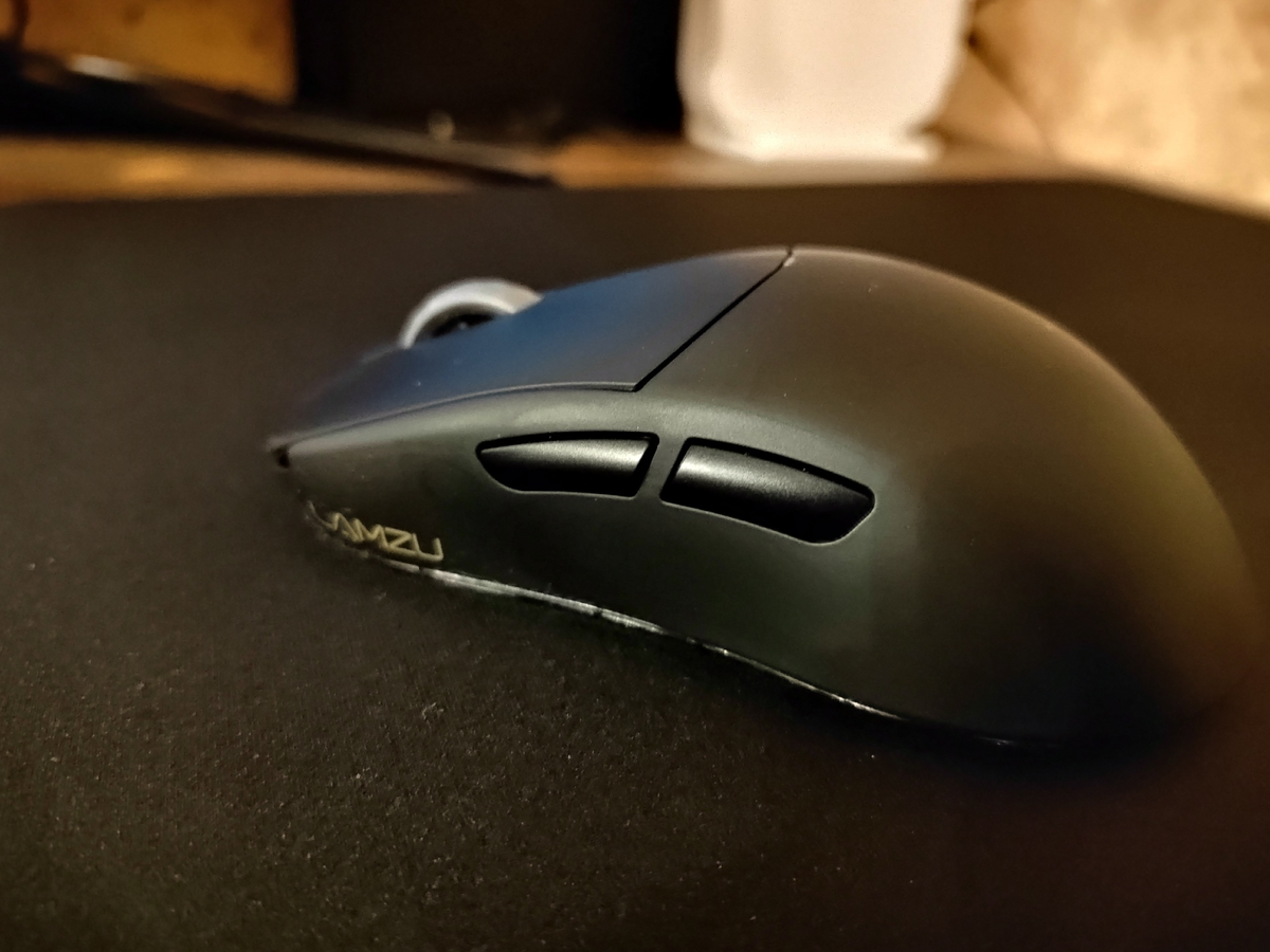 Мышку можно приобрести в 5 разных цветах, я остановился на дефолтном черном. 