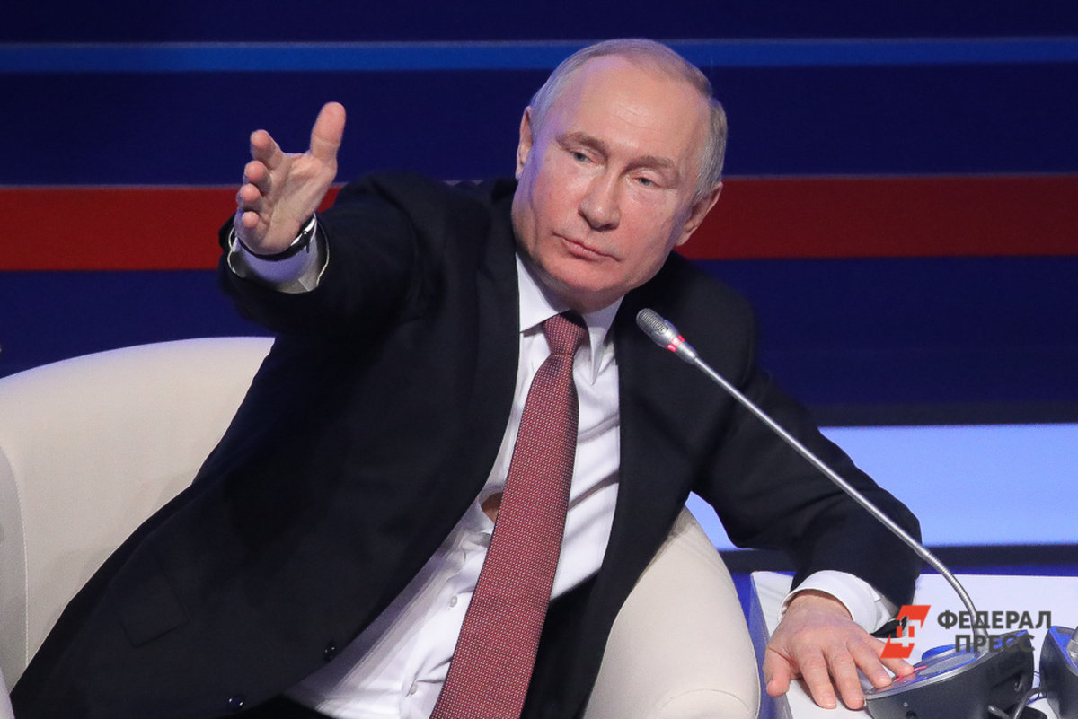 Президент поприветствовал прибывших на родину россиян.  Фото: ФедералПресс / Виктор Вытольский