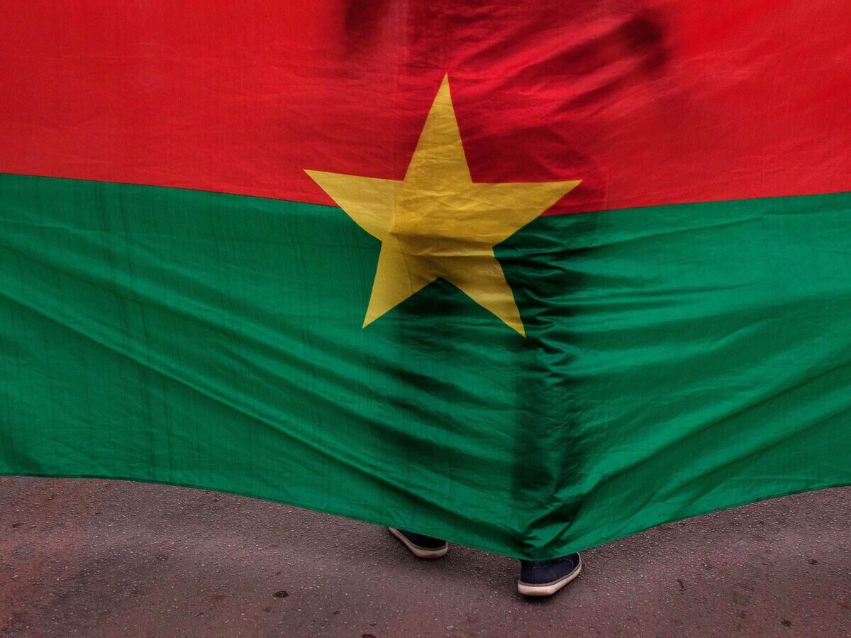    Флаг Буркина-Фасо© AP Photo / Theo Renaut