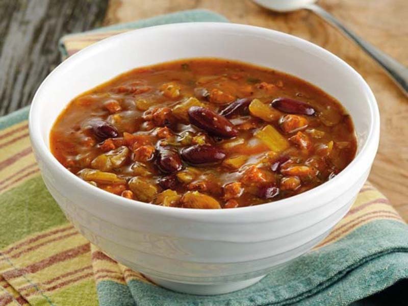 Суп из консервированной фасоли с говядиной