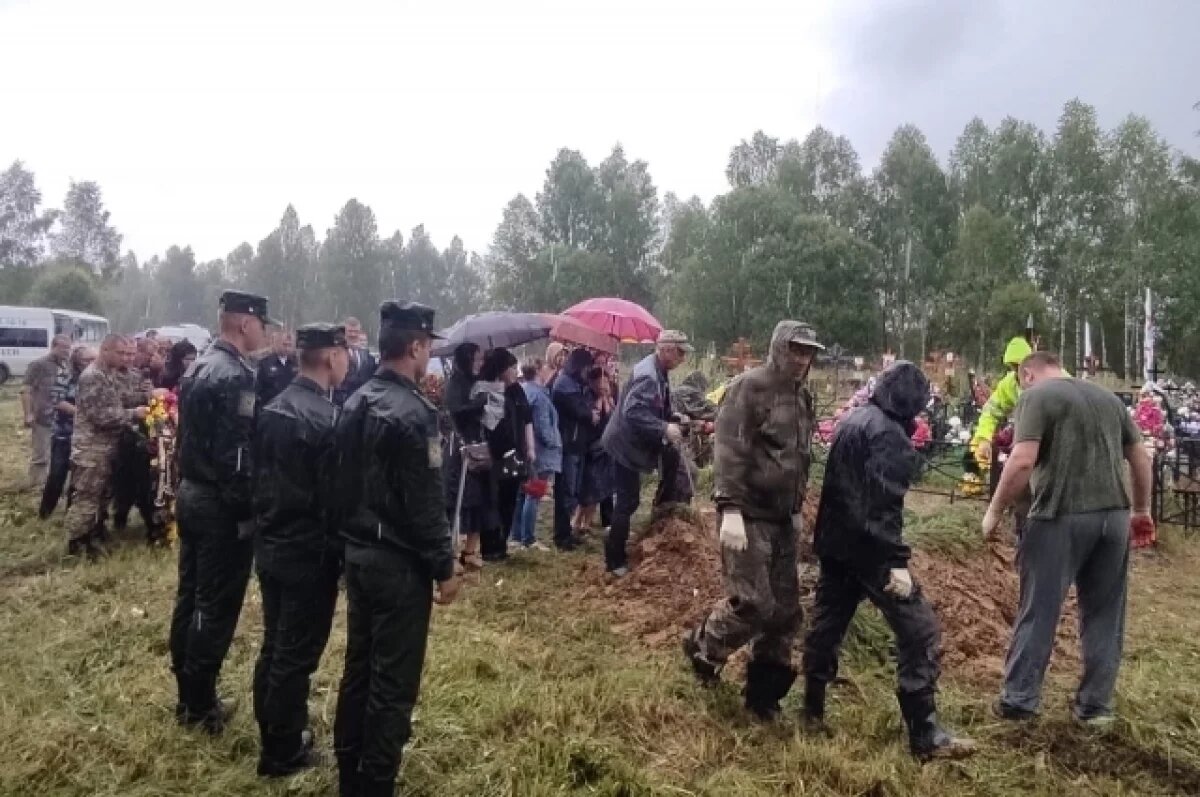    Под Кимрами простились с погибшим в СВО лейтенантом Андреем Горшковым