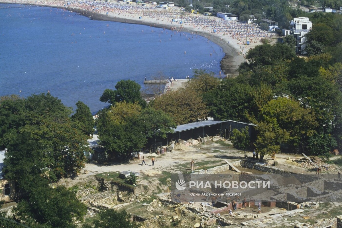 Археологический музей-заповедник «Горгиппия». Раскопки древнего города, погибшего в середине III века н.э. в результате пожара. 01.08.1985 г.