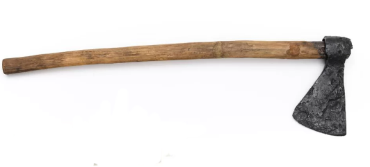 Топор с рукоятью. ХIII-XIV вв. Найден в процессе археологических исследований на Троицком X раскопе (Софийская сторона г. Новгорода, улица Пролетарская) в 1989 г.