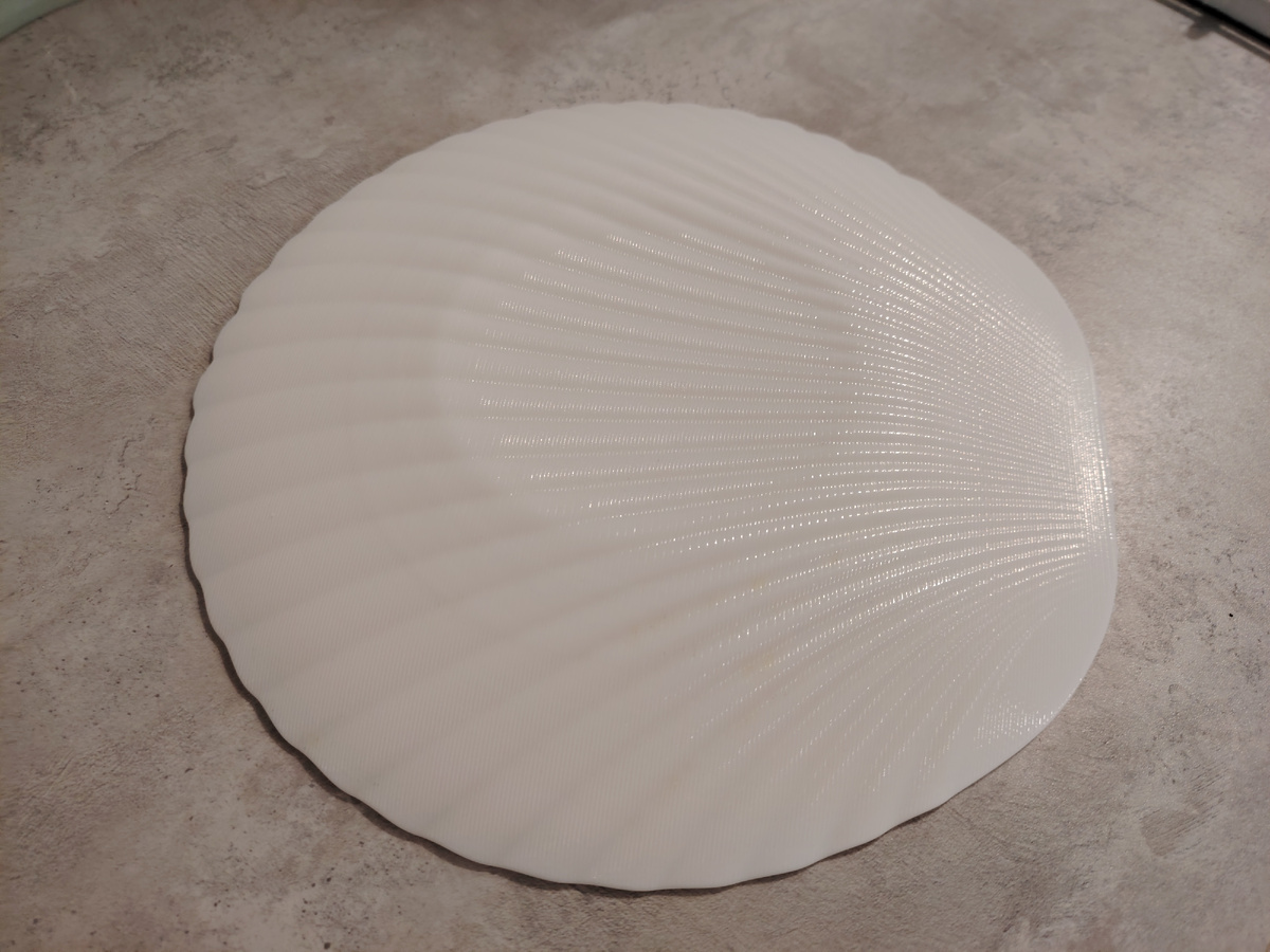 Сфотографировала перевернутым, чтобы лучше было видно рельеф