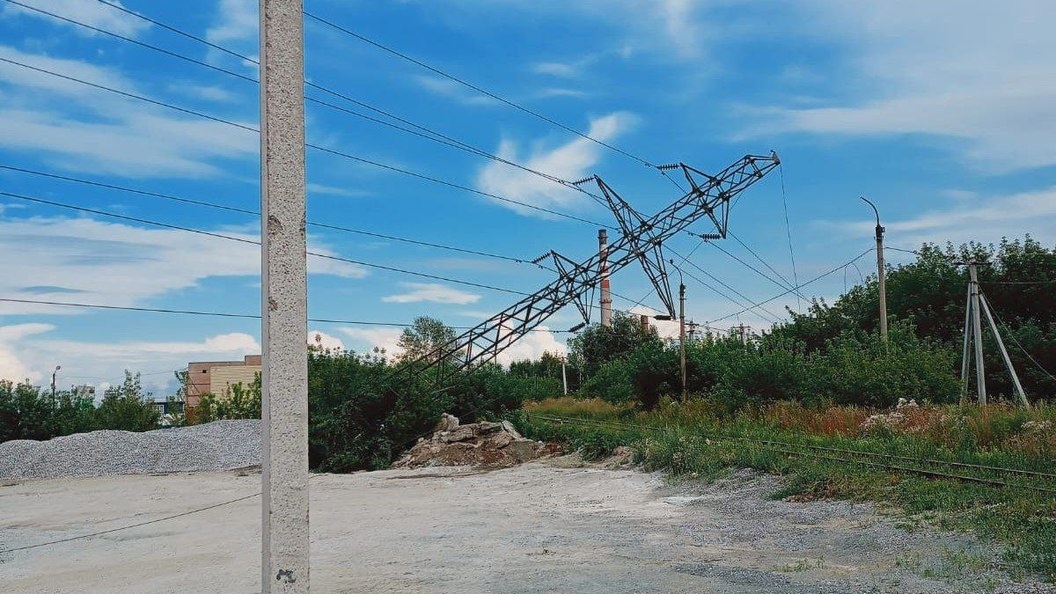 упала опора ЛЭП.  фото: картинки  яндекса.
