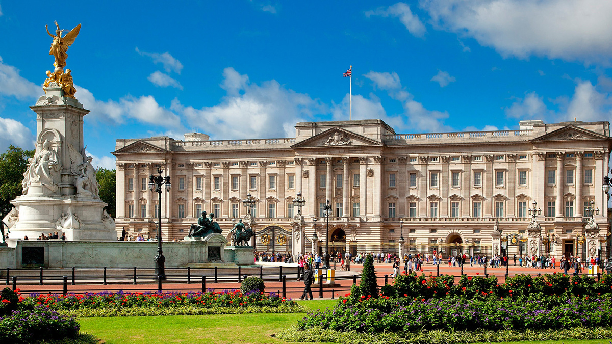 Букингемский дворец. Источник: https://online-puzzle.ru/online_puzzle_bukingemskiy_dvorec
