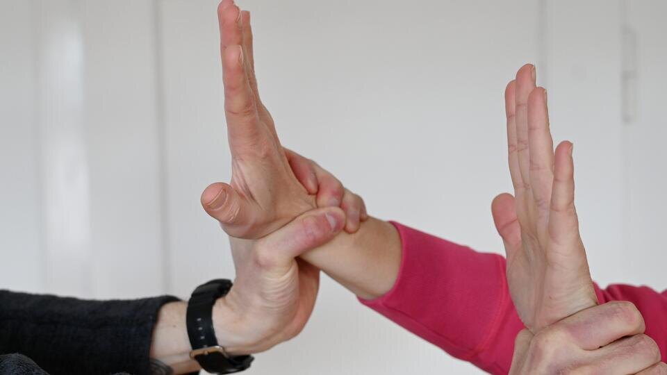     Женщина расцарапала лицо мужчине, который пытался ее изнасиловать во сне Global Look Press/Frank May/picture alliance