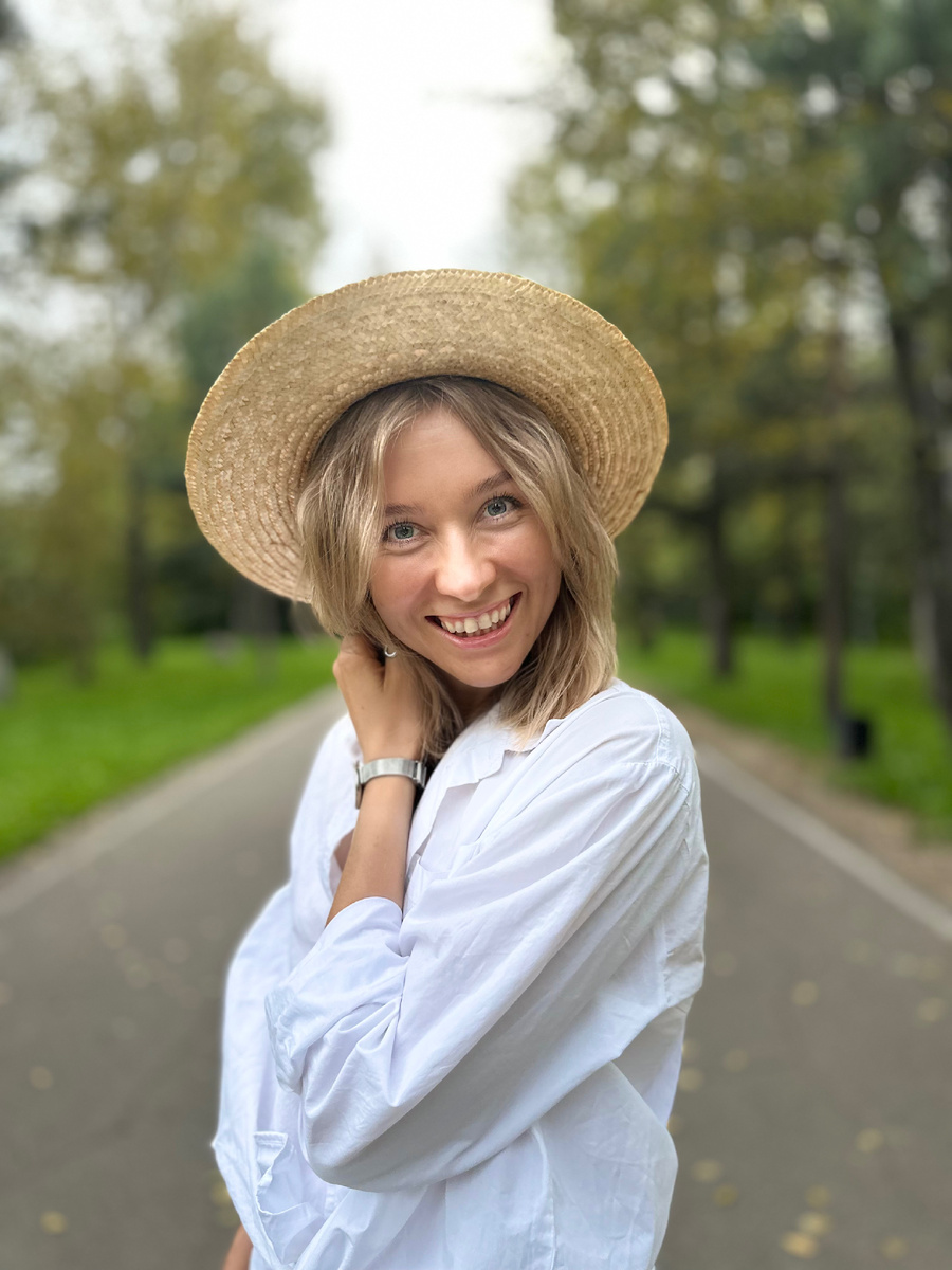 Мягкий свет. Время вечернее за час до заката, солнце прячется за облаками