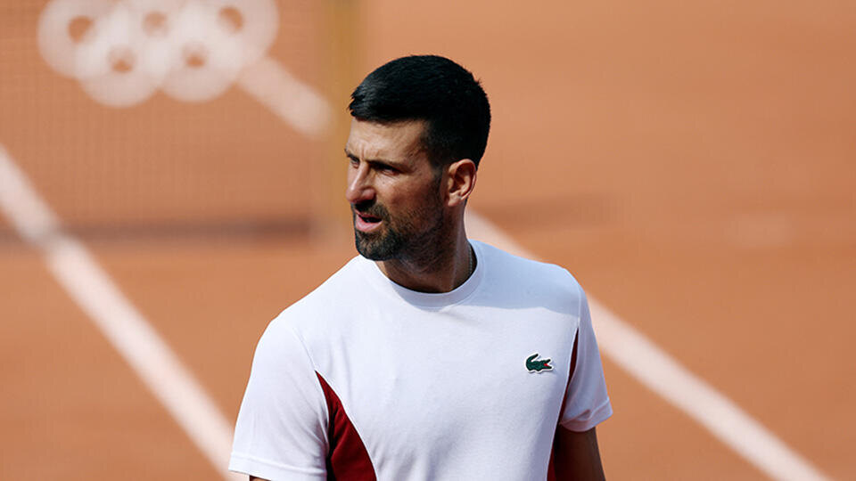     Джокович расплакался на корте после первого в карьере золота на Олимпиаде REUTERS/Claudia Greco