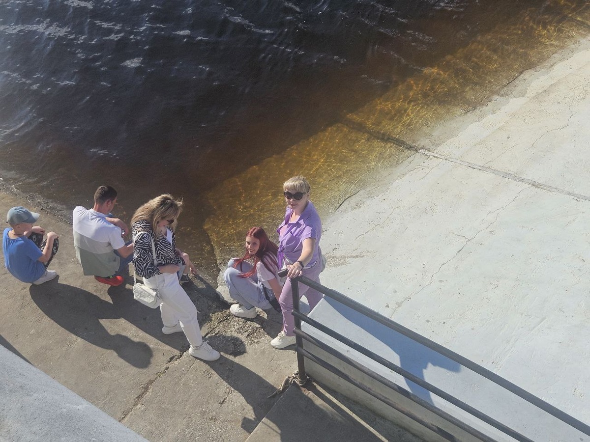 Кама. Спуск к реке на набережной