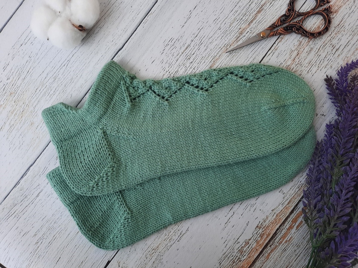 Придумала его Екатерина Москатова. Мысок такой формы раньше я не использовала.