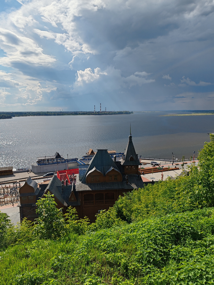 Вид на Волгу