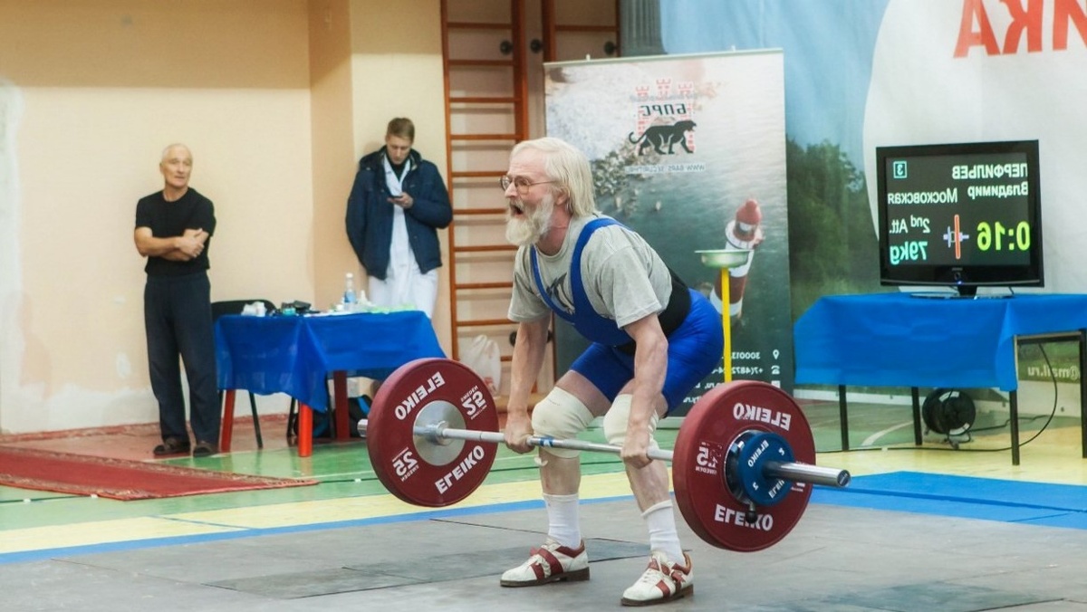 Кто сказал, что в 79 лет нужно еле передвигаться и постоянно жаловаться на здоровье? 