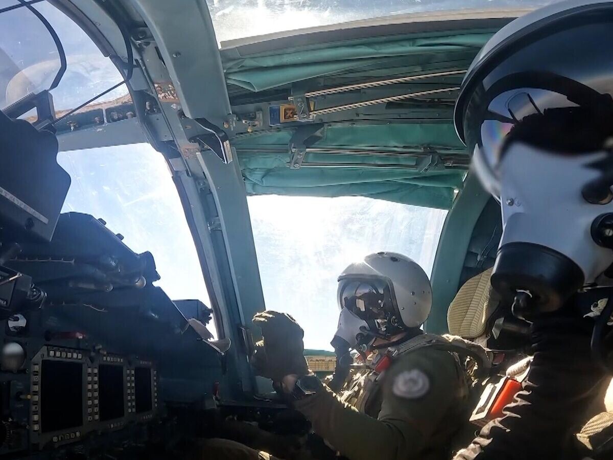    Удар Су-34 по пункту временной дислокации ВСУ © Министерство обороны РФ