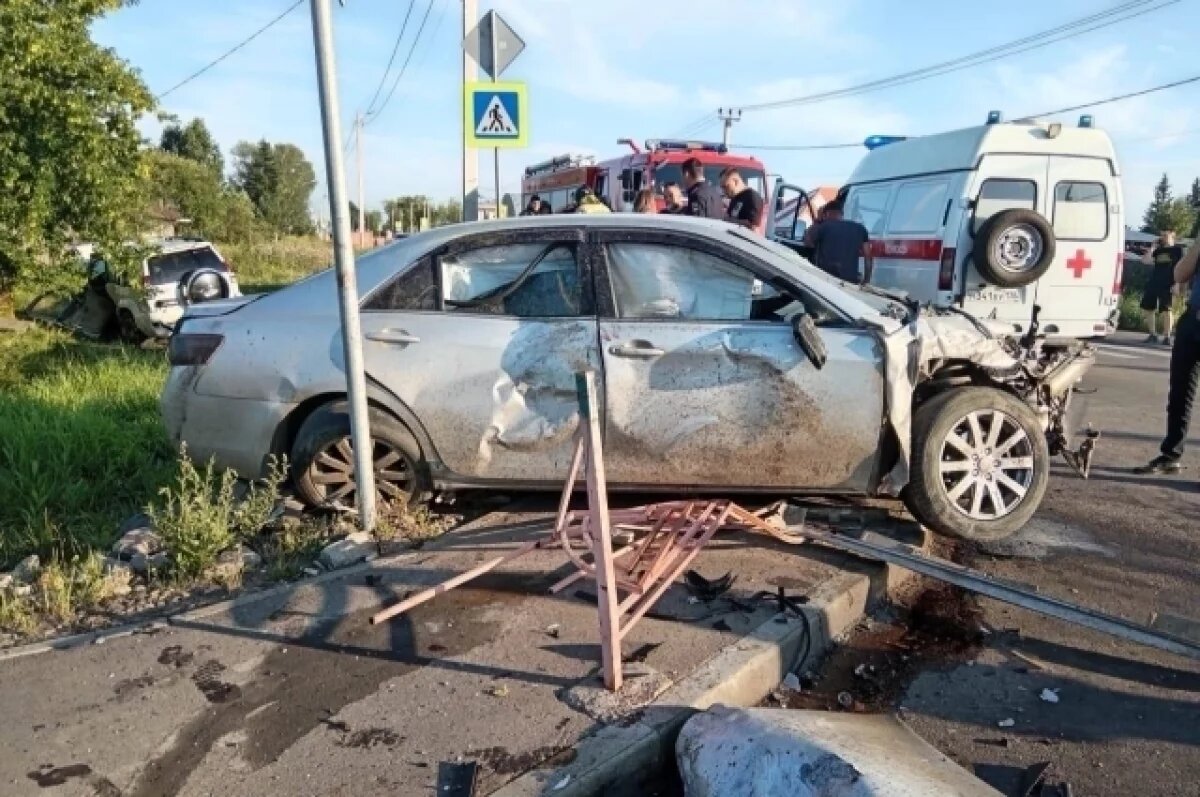    4 человека погибли и 61 пострадал в ДТП в Иркутской области за неделю