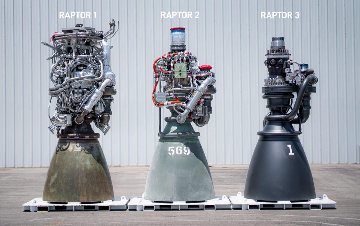    Три поколения двигателей Raptor / © SpaceX