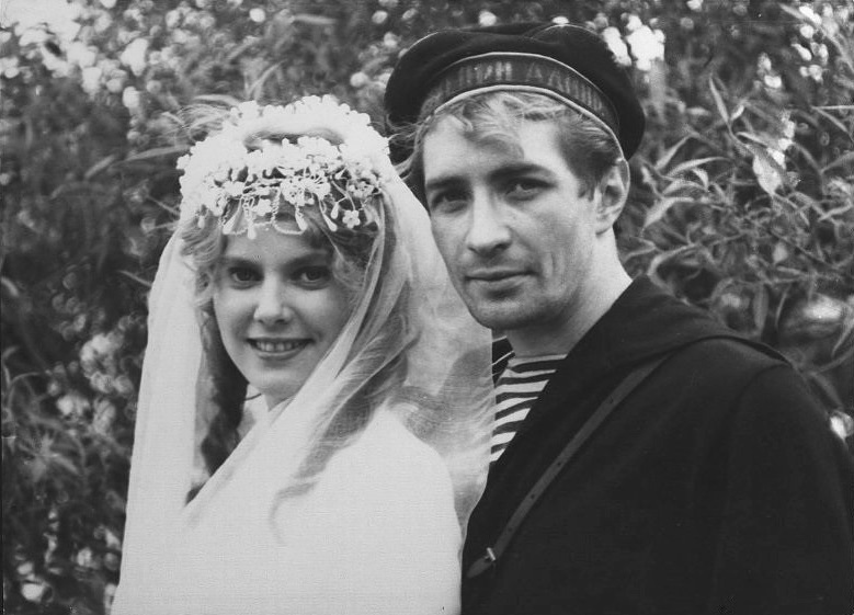Юрий Каморный и Вайва Майнелите в фильме «Рудобельская республика», 1971 год