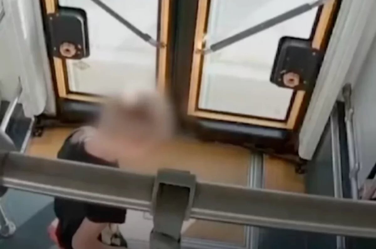    В Ярославле дети взорвали петарду в салоне автобуса №55