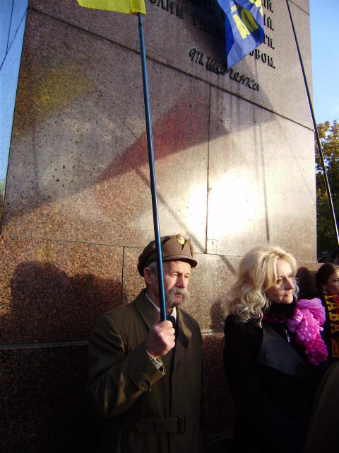 Фарион на митинге бандеровцев. Материал из Википедии.