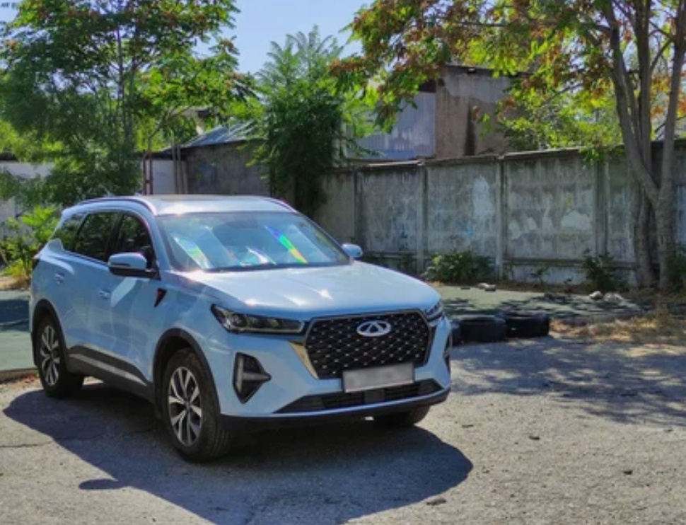 Причина покупки Тигго – износ Ниссана, который пробежал по спидометру 190000, а с учетом смотки — 240000. У него хороший движок, который я сам капиталил, но у него уже по третьему кругу пошла замена ходовой, рулевой и, что самое главное, приближался предельный пробег для вариатора. Тратиться еще и на вариатор не хотелось.