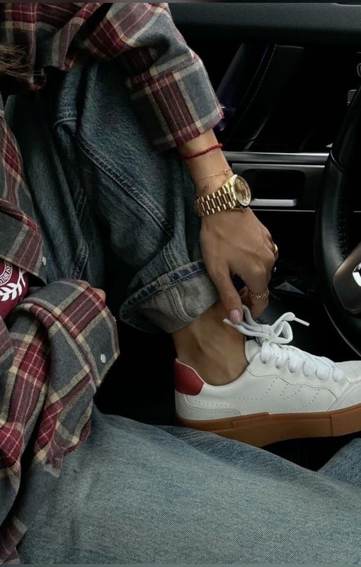 В мире моды и уличного стиля кроссовки adidas Samba завоевали сердца многих благодаря своему элегантному дизайну, высокой комфортабельности и универсальности