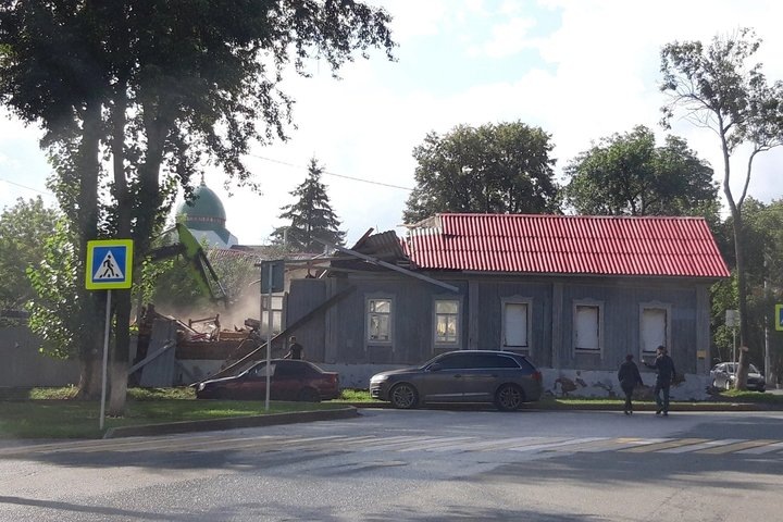 в мусульманском центре Уфы сносят дом.. Фото: предоставлено Эльзой Маулимшиной 