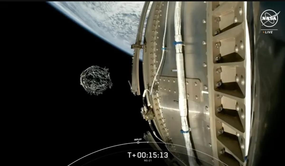    Корабль Cygnus отделился от второй ступени Falcon / © NASA TV