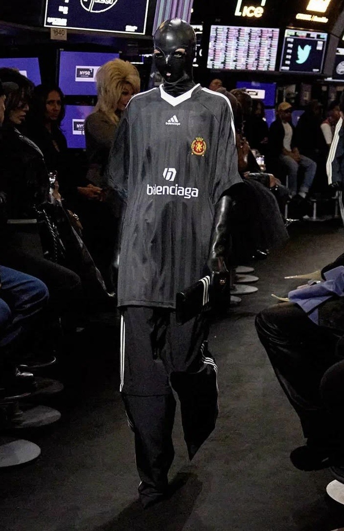 Balenciaga, resort 2022. Изображение взято из открытого источника по адресу: wwd.com Автор: Masato Onoda