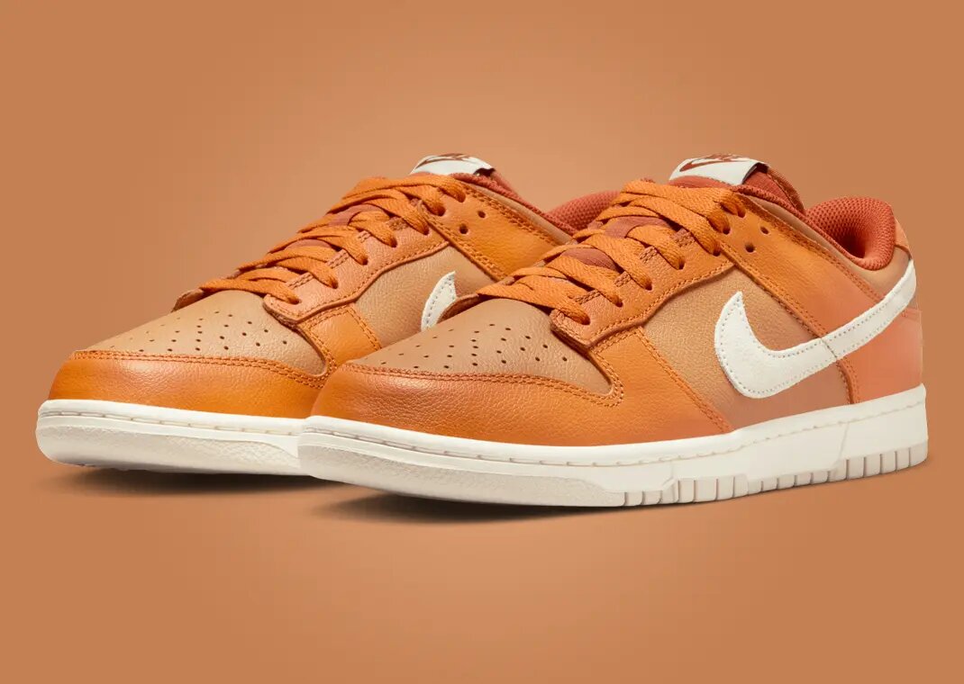 Nike Dunk Low «Monarch»