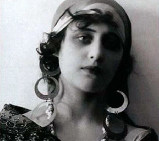 Вера Холодная, звезда русского немого кино, родилась в этот день и прожила всего 25 лет