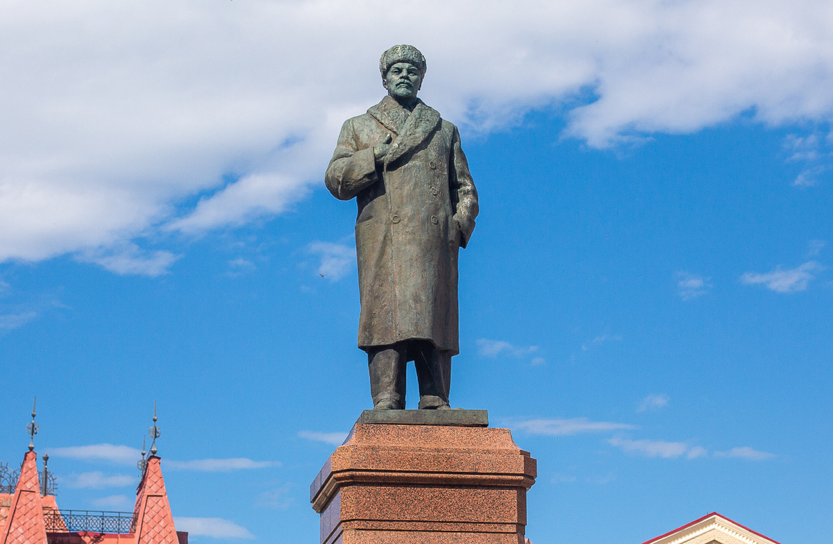 "Зимний" Ленин. Рыбинск, Ярославская область. Фото автора статьи  