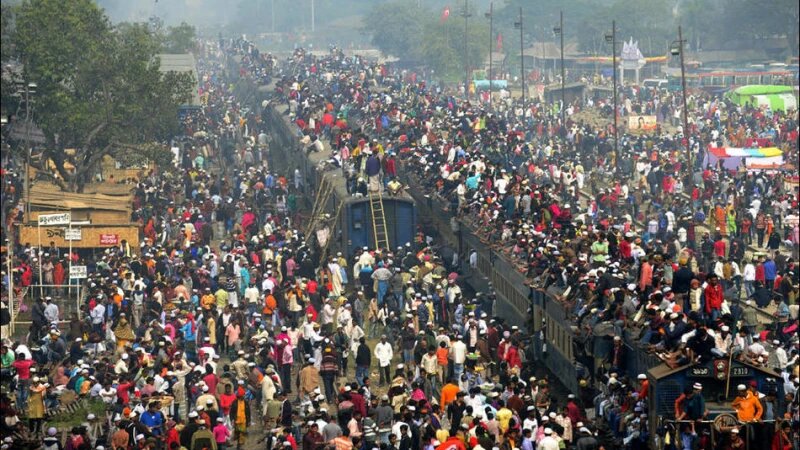     Столица Бангладеша — Дакка. Количество ее жителей не дотягивает до 10 млн человек, однако концентрация людей зашкаливает — 23 029 человек на квадратный километр площади. travelask.ru