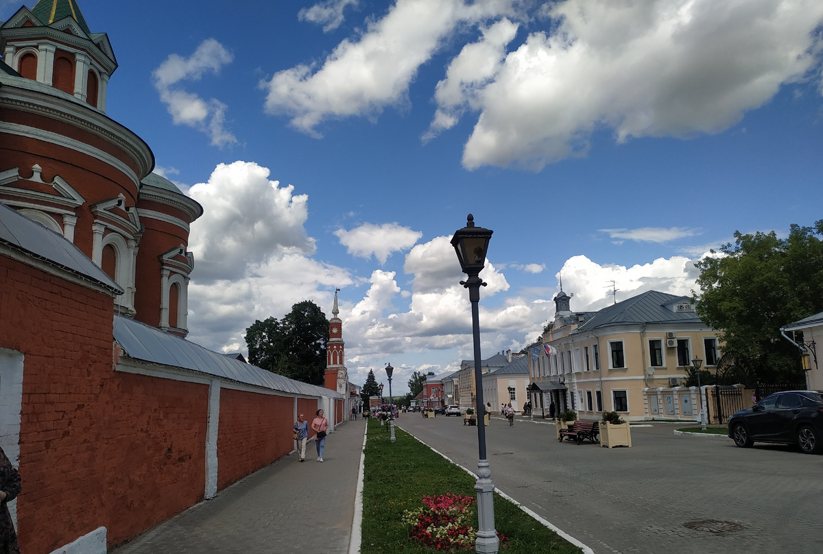 Улица Лажечникова. Коломна, Московская область. Фото автора.